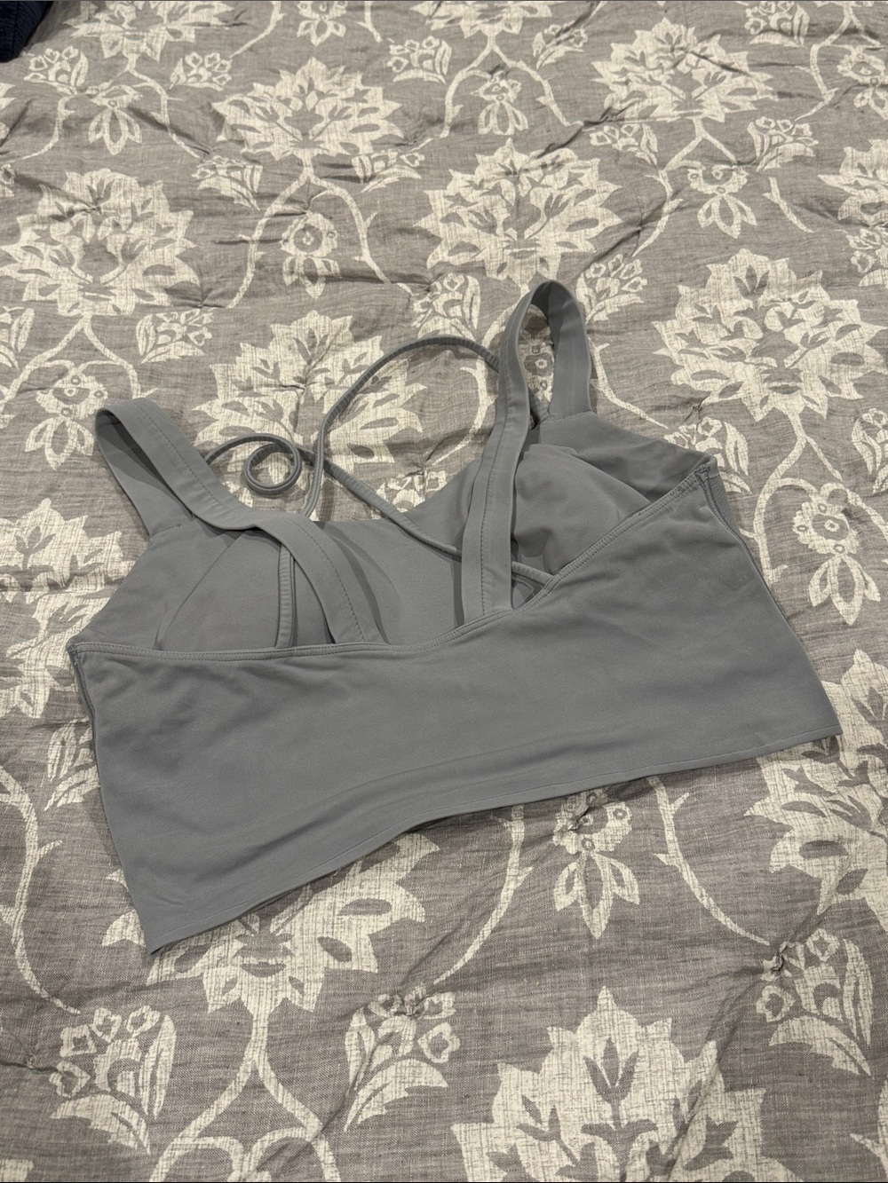 lululemon athletica Like A Cloud Gray Crisscross Bra Size 10 (D/DD) - Picture 4 of 5